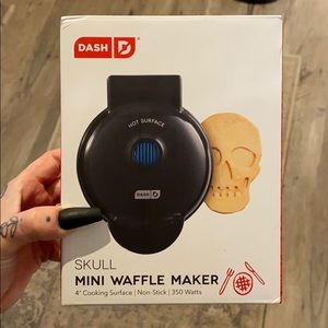 Skull Mini Waffle Maker
